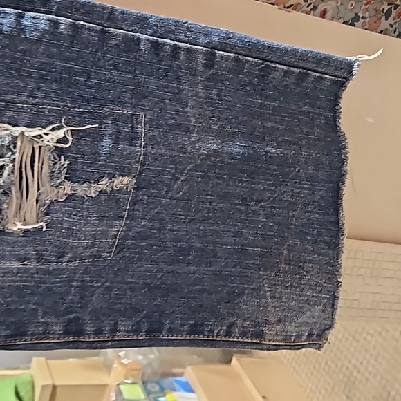 Red snap jeans - Picture 2 of 4